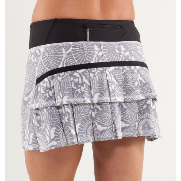 Lululemon Pace Setter Skirt Beachy Floral White Fossil / Black 4 - Picture 4 of 11